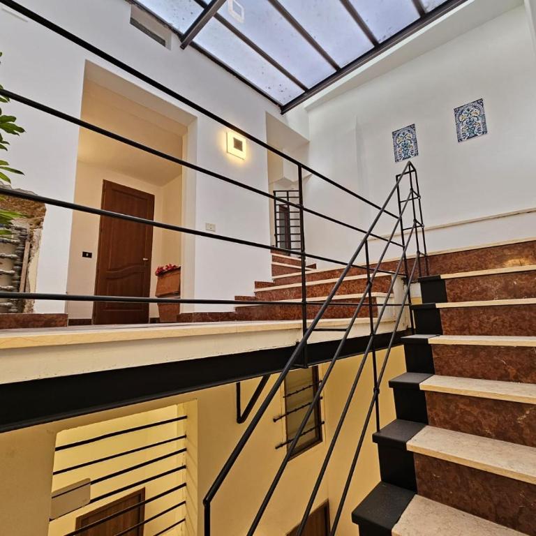 Agata & Rosalia 2 Suite Indipendenti e Comunicanti con Balcone & AC - Appartamento con 2 Camere da Letto - 2