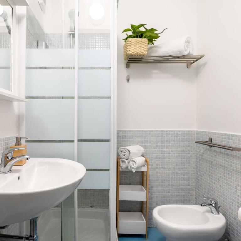 Agata & Rosalia 2 Suite Indipendenti e Comunicanti con Balcone & AC - Appartamento con 2 Camere da Letto - 18