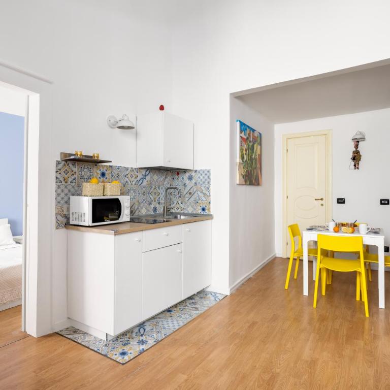 Agata & Rosalia 2 Suite Indipendenti e Comunicanti con Balcone & AC - Appartamento con 2 Camere da Letto - 21