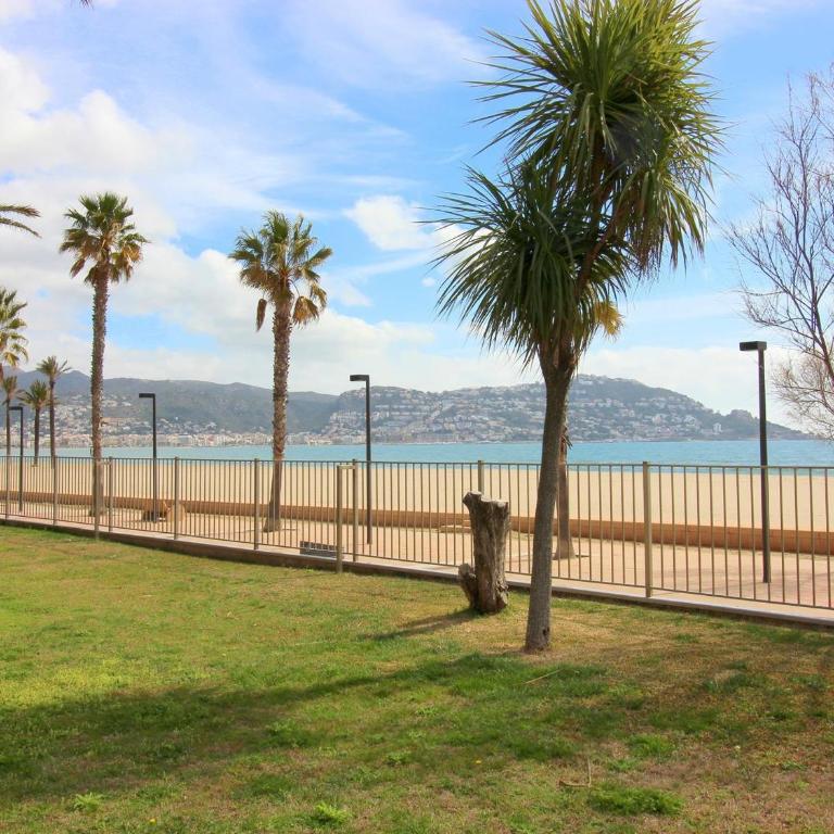 Apartamento frente al mar con piscina en Santa Margarita, Roses - ES-228-178 - Apartment - 31