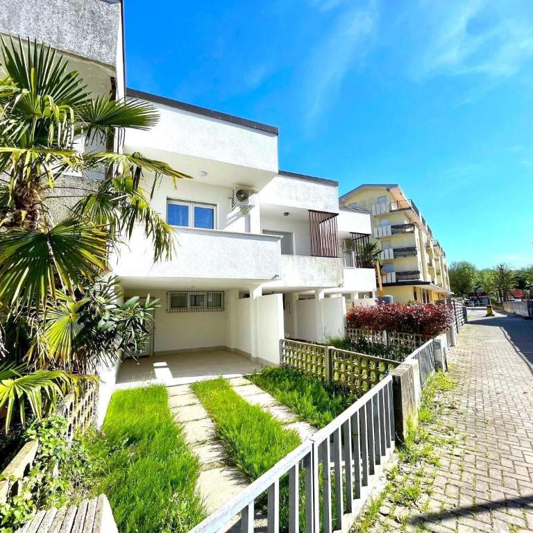 Stylish Villa in Caorle near Beach - Casa Vacanze con 2 Camere da Letto - 1