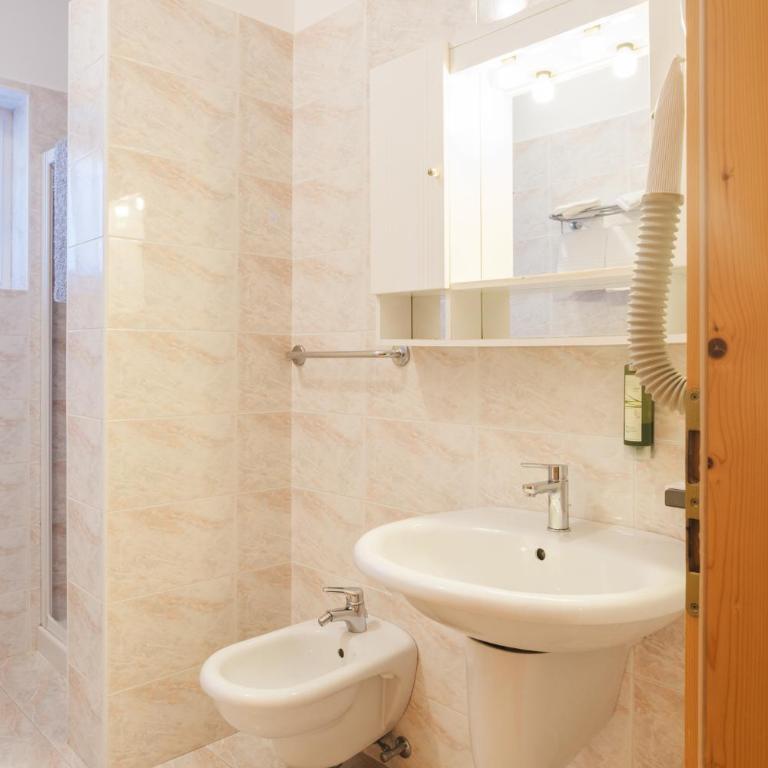 Residence Al Caminetto - Two-Bedroom Apartment (6 Adults) - 4