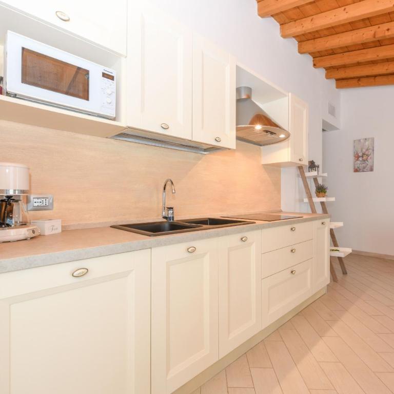 Melograno - Appartamento con 1 Camera da Letto e Vista Lago - 5