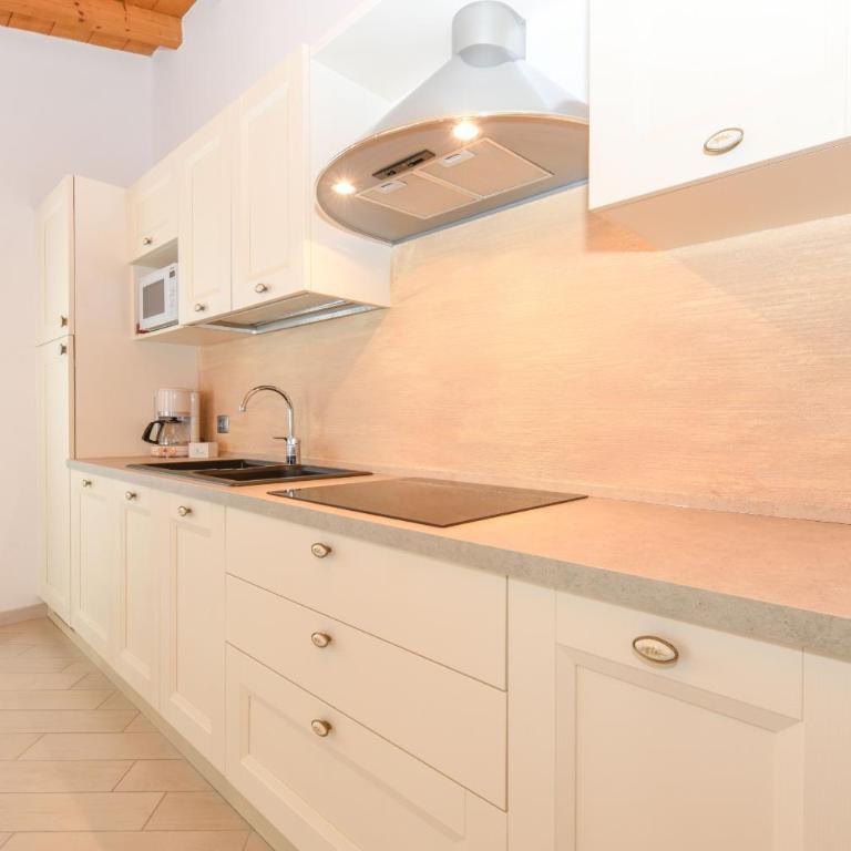Melograno - Appartamento con 1 Camera da Letto e Vista Lago - 3