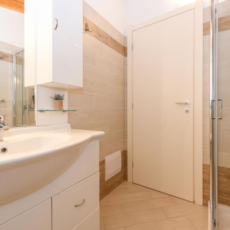 Melograno - Appartamento con 1 Camera da Letto e Vista Lago - 16