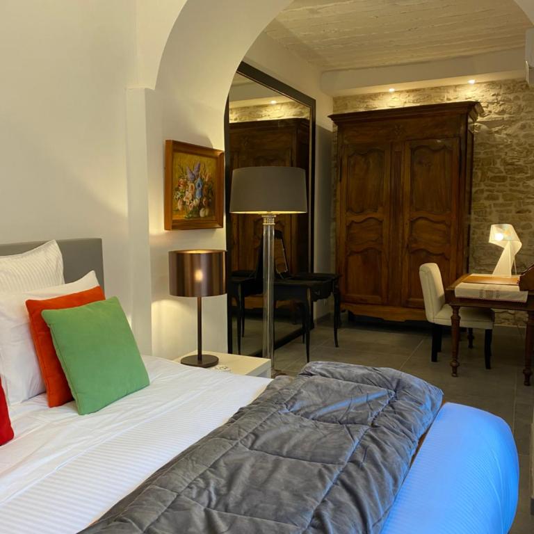 La RENAUDIERE - Two-Bedroom Apartment - 1