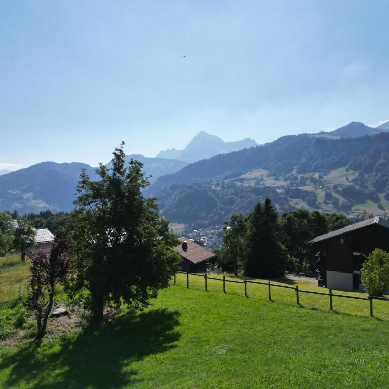 Chalet Les Combes - Appartement avec Vue sur la Montagne - 17
