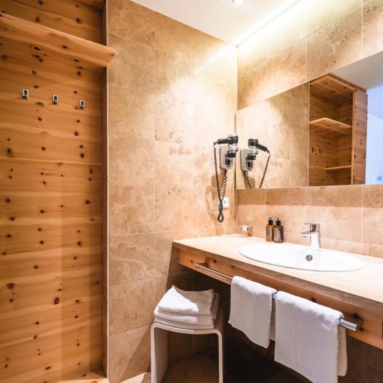 Naturhotel Leitlhof - Deluxe Doppelzimmer mit Balkon - 11