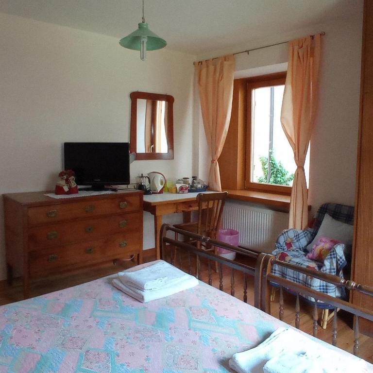 ROOM AURORA - Habitación Doble con baño privado - 1 o 2 camas - 4