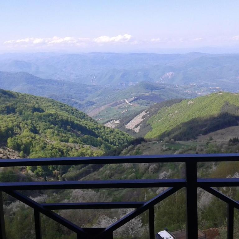 Milmari - Breakfast and pool - Deluxe Quadruple Room - 1