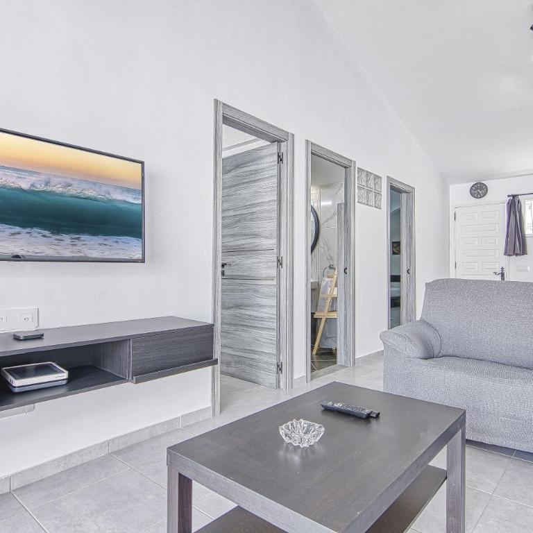 Bungalow Los Porches D52 - Two-Bedroom Apartment - 10
