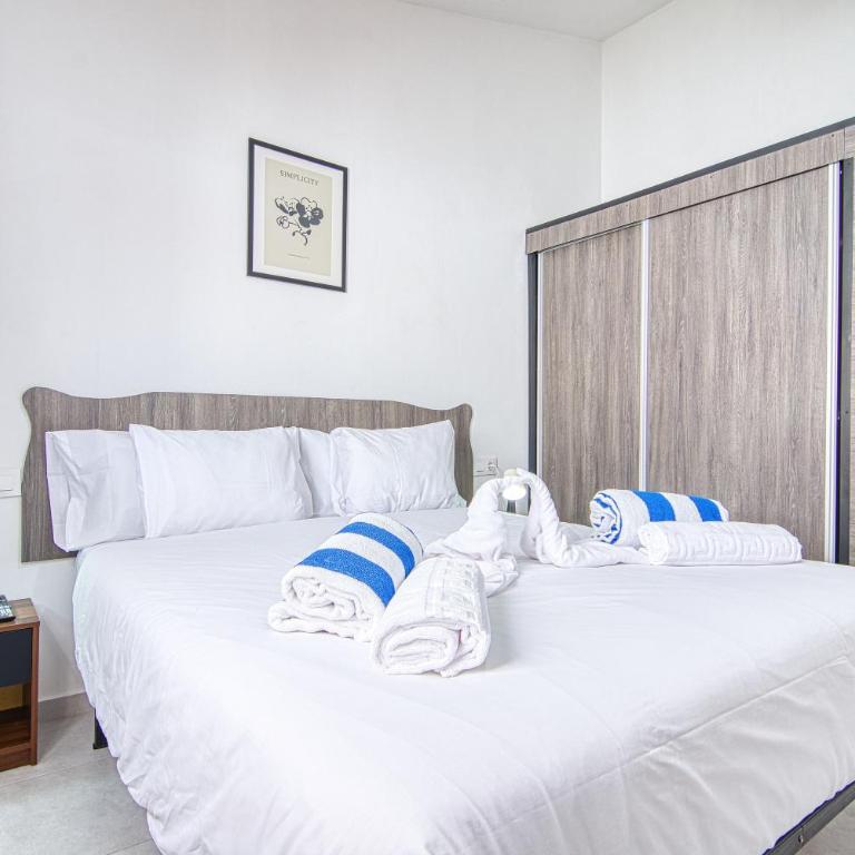 Bungalow Los Porches D52 - Two-Bedroom Apartment - 14