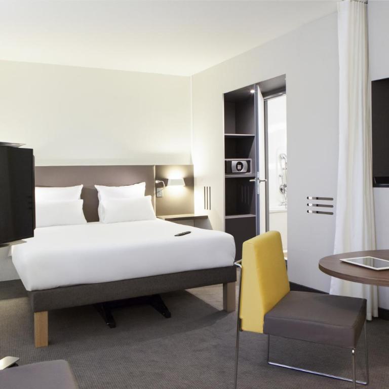 Novotel Suites Paris Stade de France - Superior Suite with Double Bed and Sofa Bed - 1
