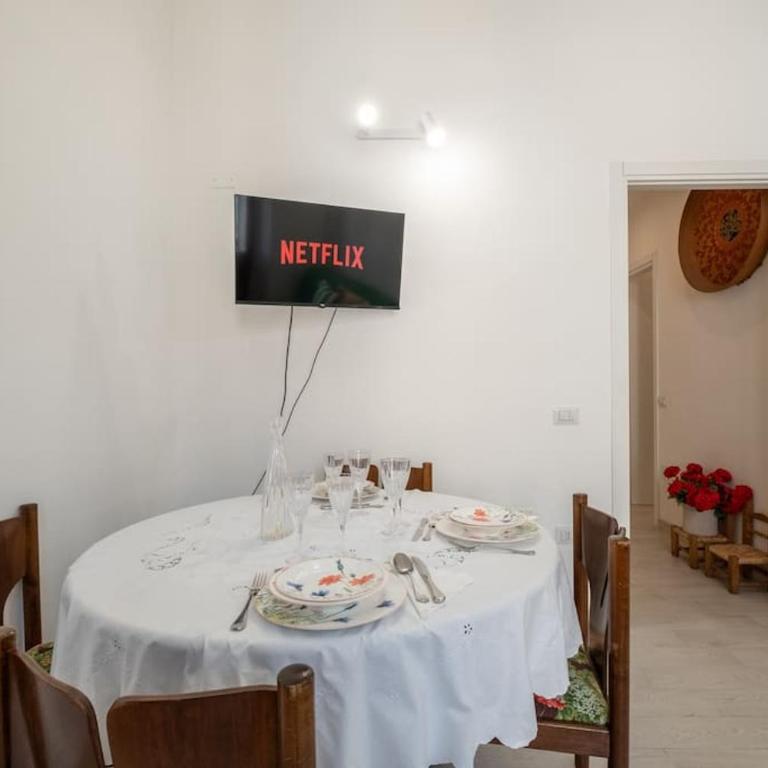 Casa Ofride -Centro-Poetto 10 min-Wi-Fi-Netflix - Appartamento con 2 Camere da Letto - 15