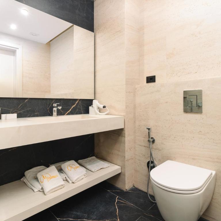 Miramar - Deluxe Family Suite - 3