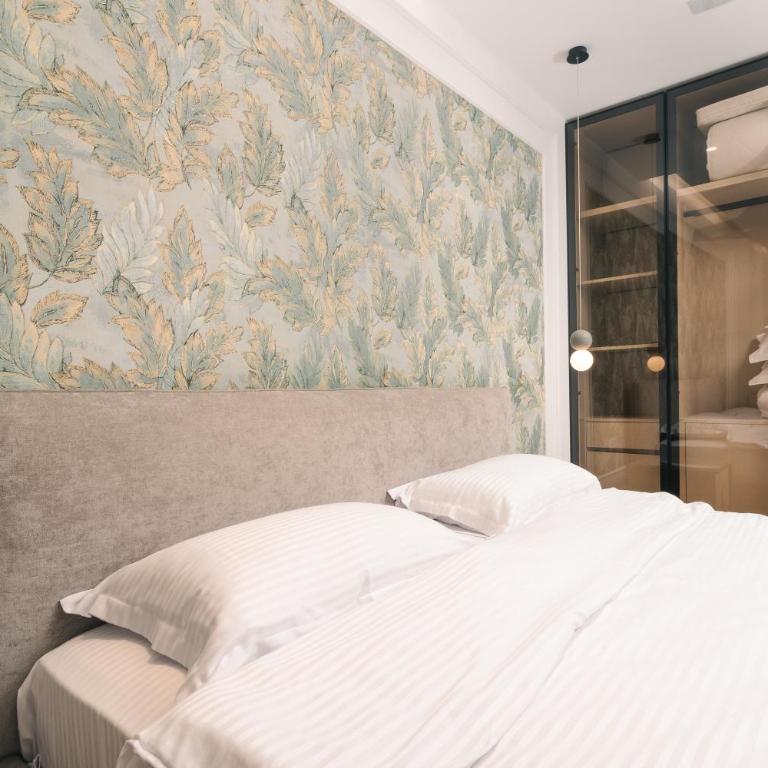 Miramar - Deluxe Room - 4