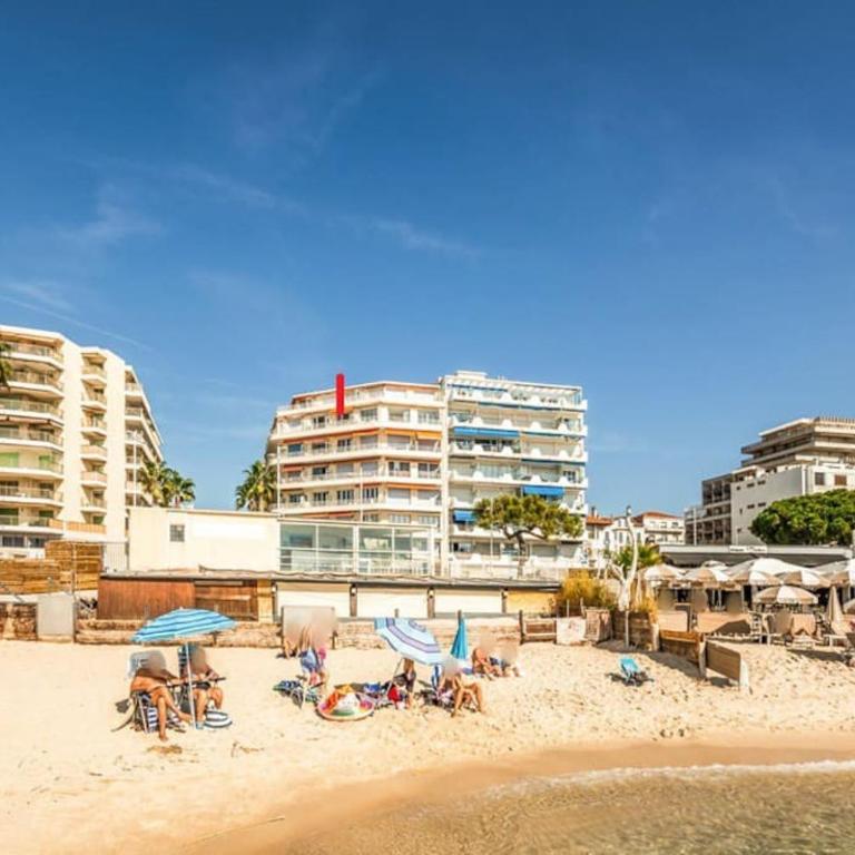 Vue exceptionnelle - Ma terrasse sur le front de mer et - Studio 34 m2 - Antibes Juan-les-pins - Appartement 1 Chambre - 13