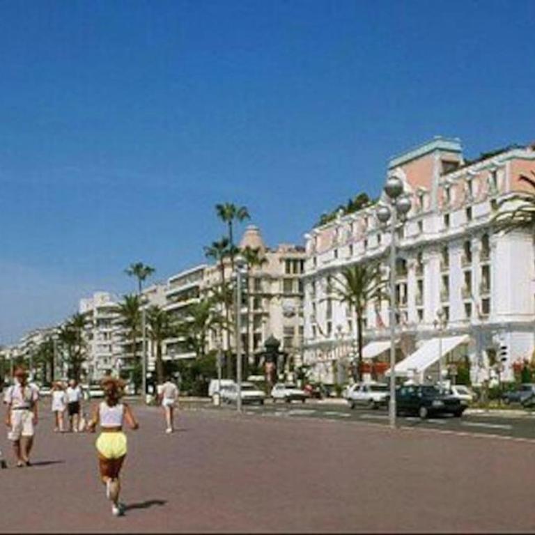 Vue exceptionnelle - Ma terrasse sur le front de mer et - Studio 34 m2 - Antibes Juan-les-pins - Appartement 1 Chambre - 18
