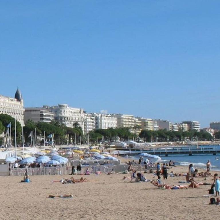 Vue exceptionnelle - Ma terrasse sur le front de mer et - Studio 34 m2 - Antibes Juan-les-pins - Appartement 1 Chambre - 21