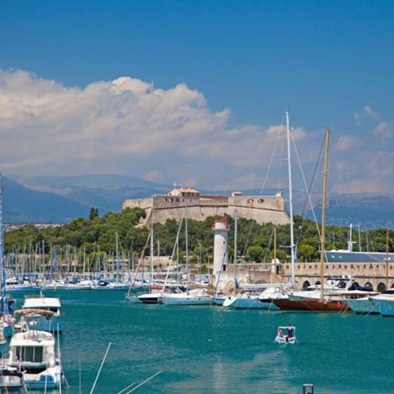 Vue exceptionnelle - Ma terrasse sur le front de mer et - Studio 34 m2 - Antibes Juan-les-pins - Appartement 1 Chambre - 25