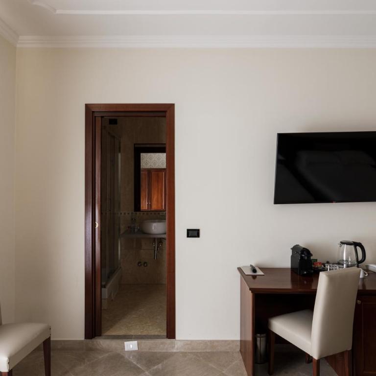 Glam Luxury Rome - Suite con Balcone - 32