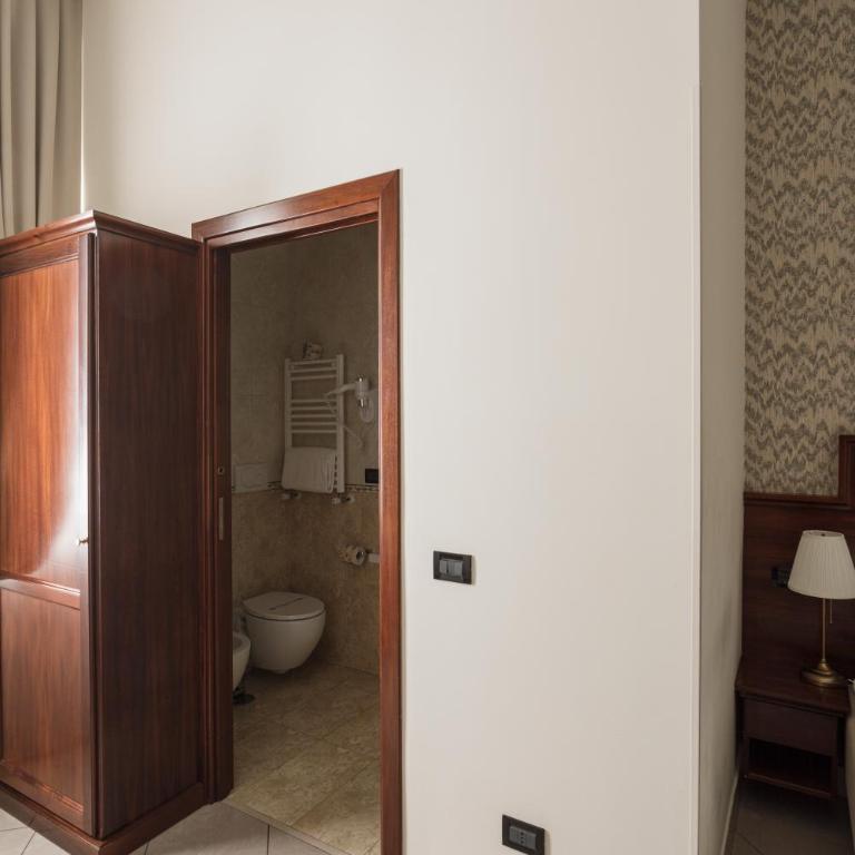 Glam Luxury Rome - Camera Matrimoniale Deluxe - 37