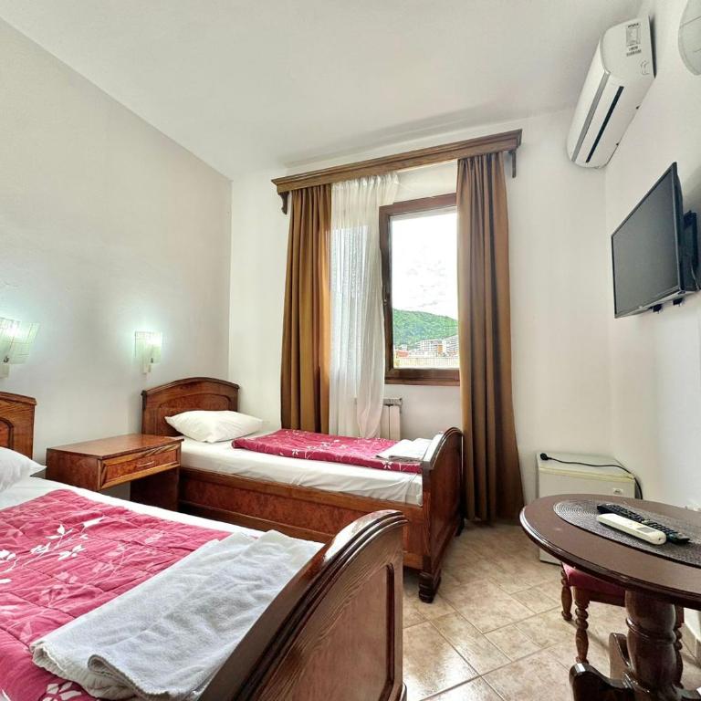 Hotel Grbalj - Dvokrevetna Soba sa Zasebnim Krevetima - 5