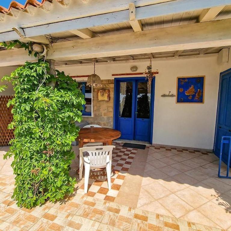 LaureLiving Holiday Home Villino Marinella - Appartamento con 2 Camere da Letto - 5
