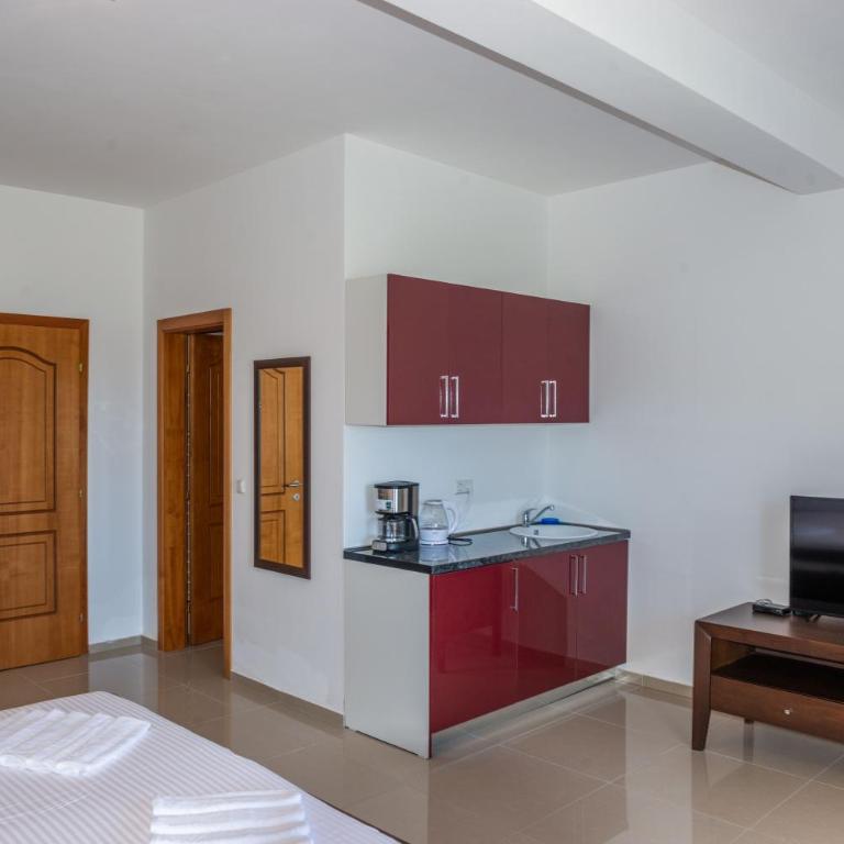 Apartments Melisa - Deluks Dvokrevetna Soba sa Bračnim Krevetom - 13