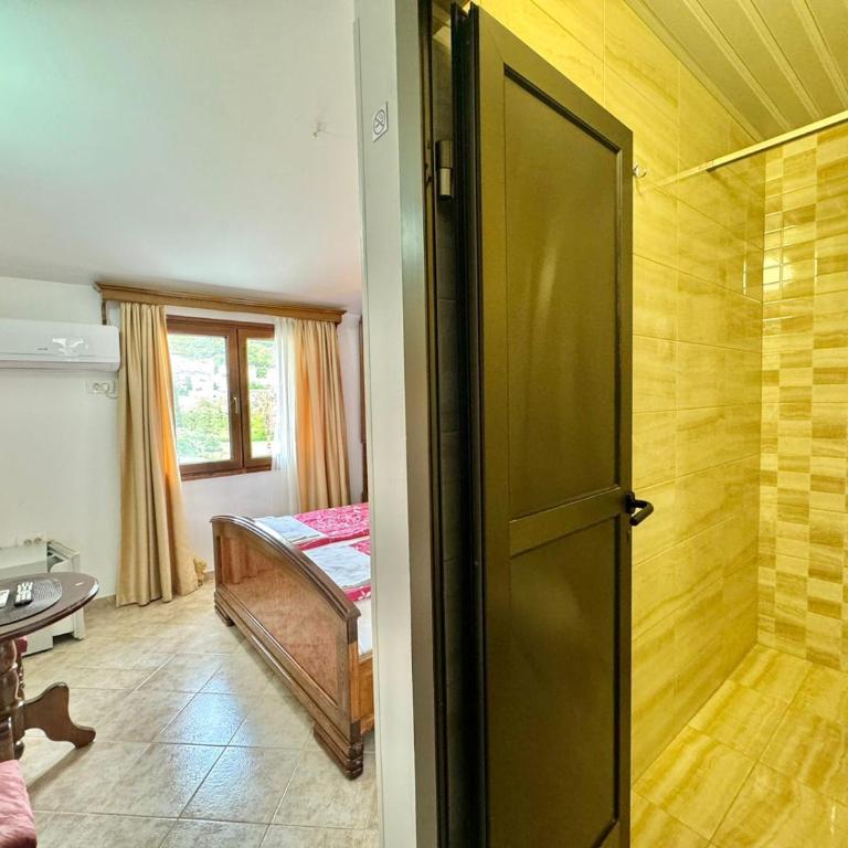 Hotel Grbalj - Superior Dvokrevetna Soba sa Bračnim Krevetom - 6