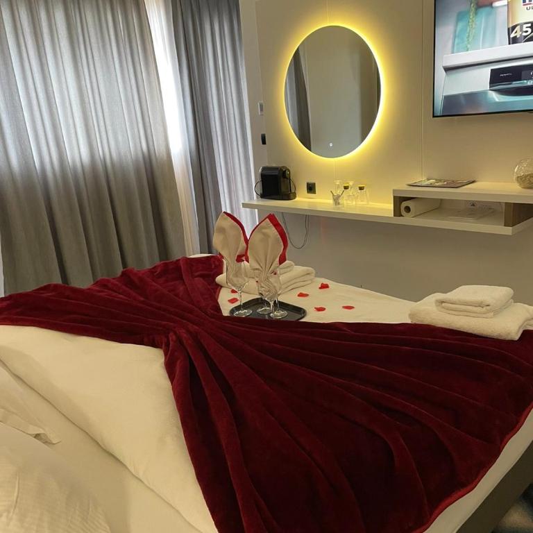 Swiss Plus Hotel - Deluxe Double Room with Balcony - 10