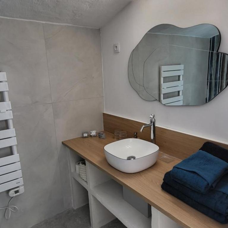 Les Pierres de Cézaire - Chambre Double ou Lits Jumeaux avec Terrasse - 24