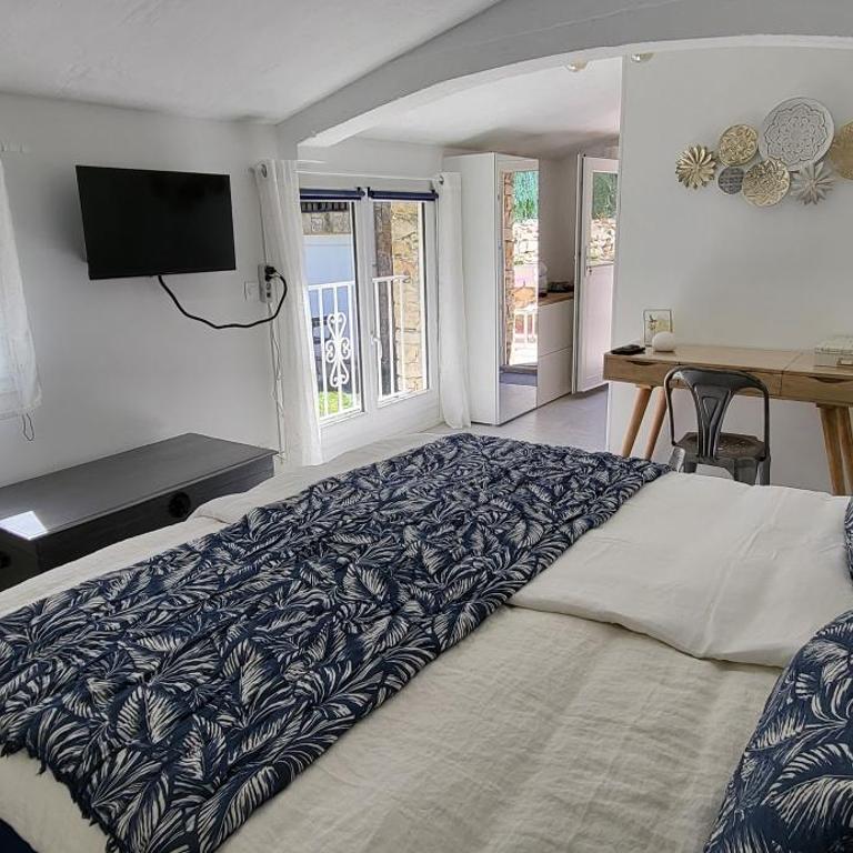 Les Pierres de Cézaire - Chambre Double ou Lits Jumeaux avec Terrasse - 27