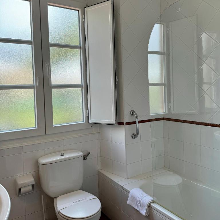 Apartamentos Santa Marina - Two-Bedroom Apartment - 32
