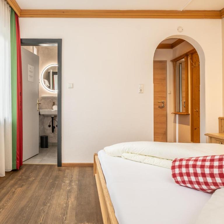 Mara's Little Boutique Sleepover - Budget Holiday Home - Doppelzimmer mit Balkon - 5