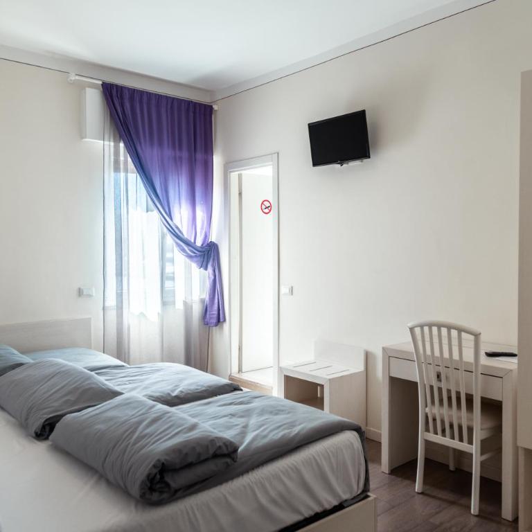 Hotel Cristina - Camera Tripla - 4