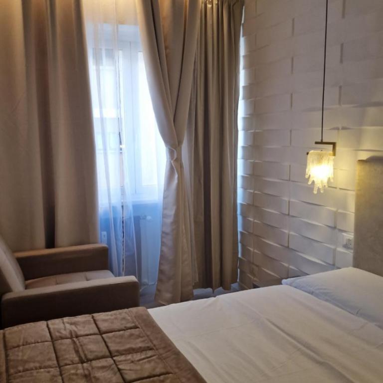Living - Superior King Room - 18