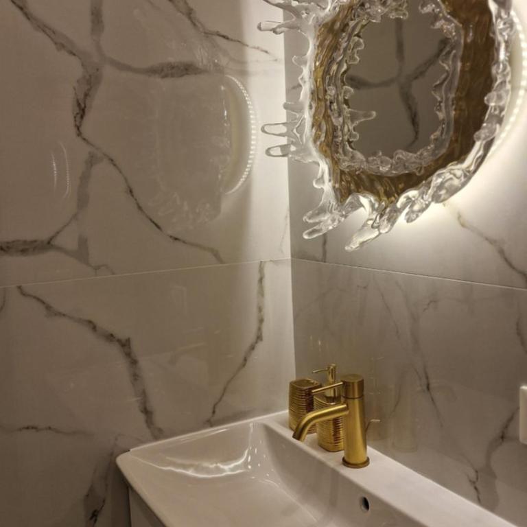 Living - Superior King Room - 15