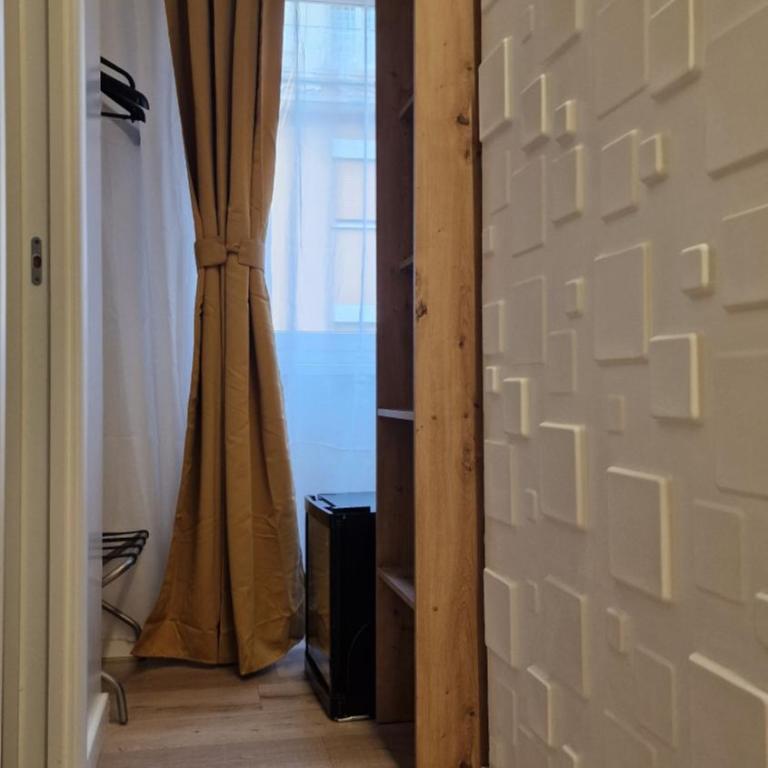 Living - Standard Double Room - 21