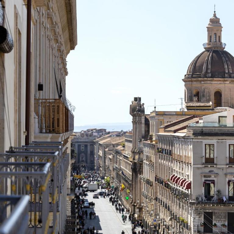 Palazzo Costarelli - Bed and Breakfast - Double or Twin Room with Balcony - 2