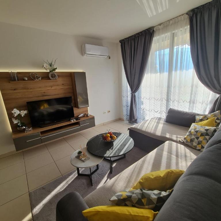 The Sun & Sea Apartment - Two-Bedroom Apartment - 3