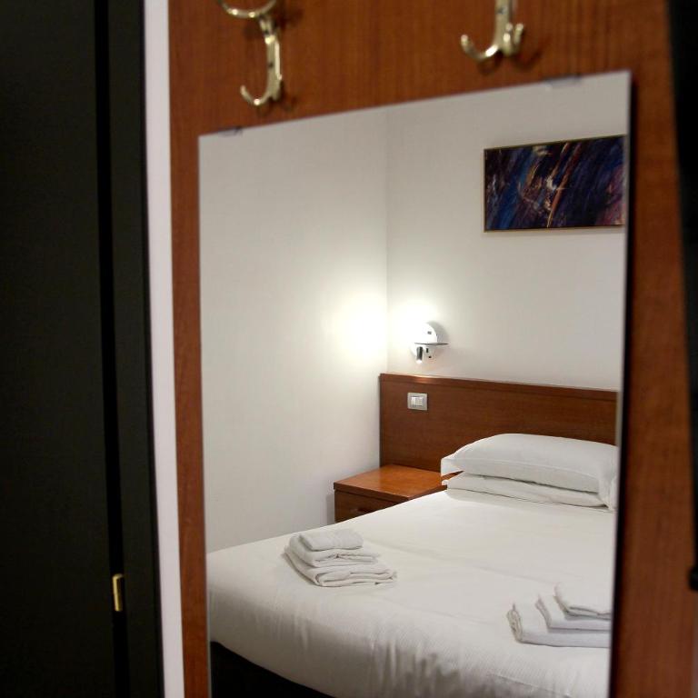 Principe Guesthouse - Camera Tripla con Bagno Privato - 2