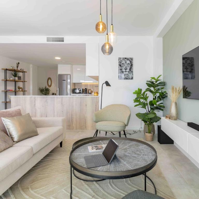 DON LEO Charming 3 Bedroom apartment in Estepona close to the sea - Apartment - 2