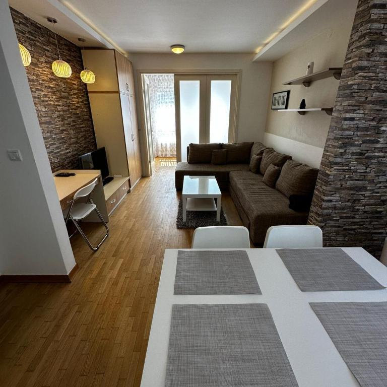 Nevena Belville Apartments - One-Bedroom Apartment - 8