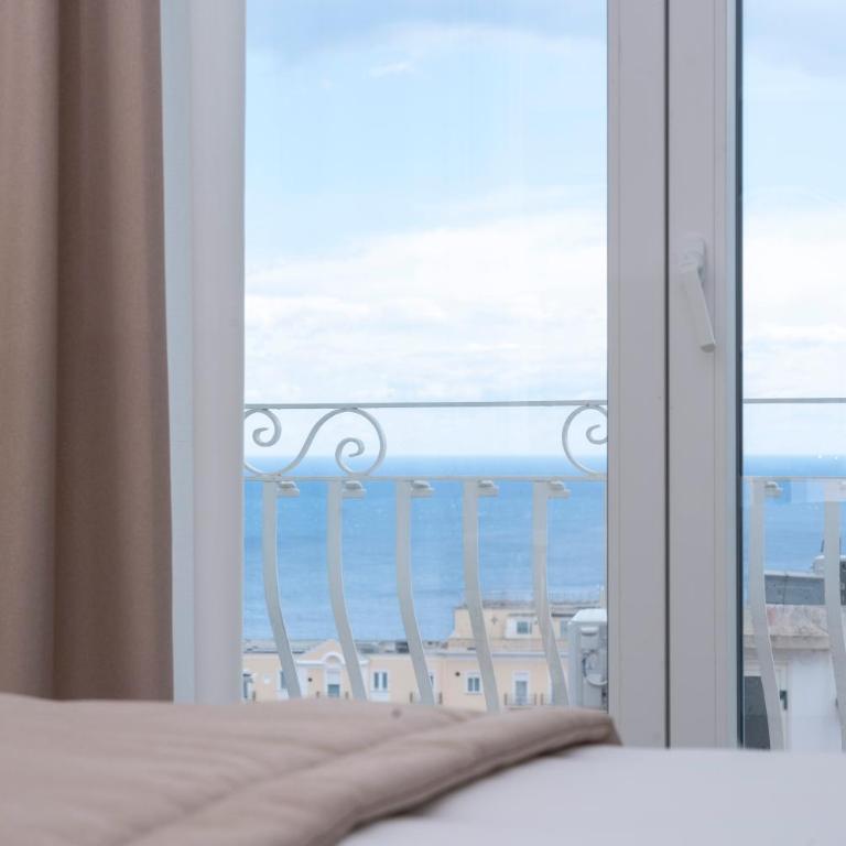 Sopramonte 7 - Camera Familiare con Vista Mare - 7