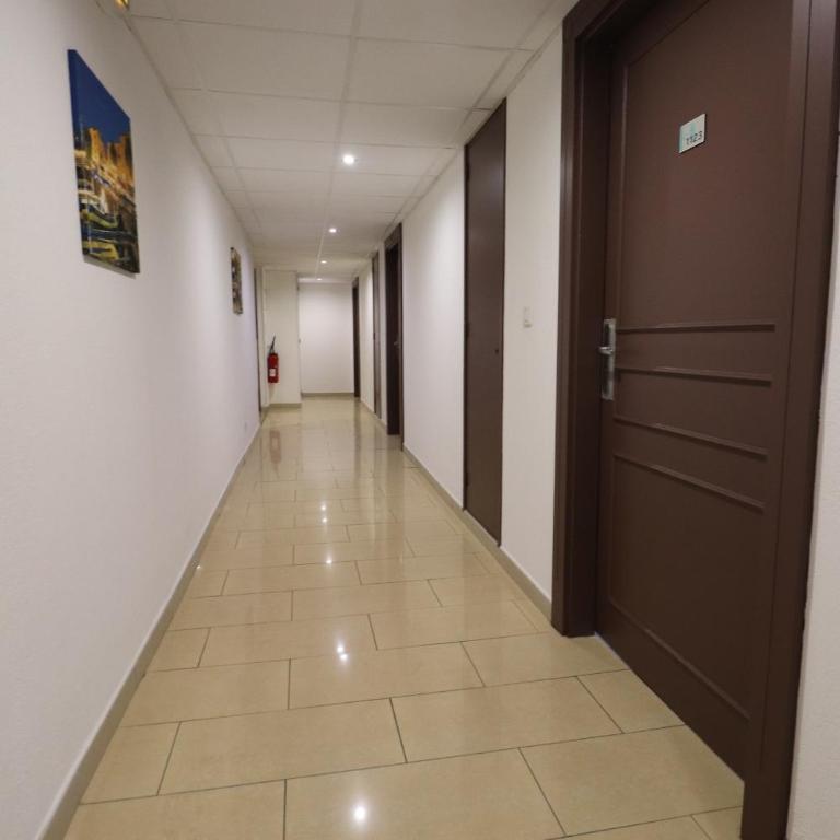 T2 avec PISCINE Chauffée - VUE EXCEPTIONNELLE sur la Mer - Parking & Wifi - Plage à 50m - Appartement 1 Chambre - 15