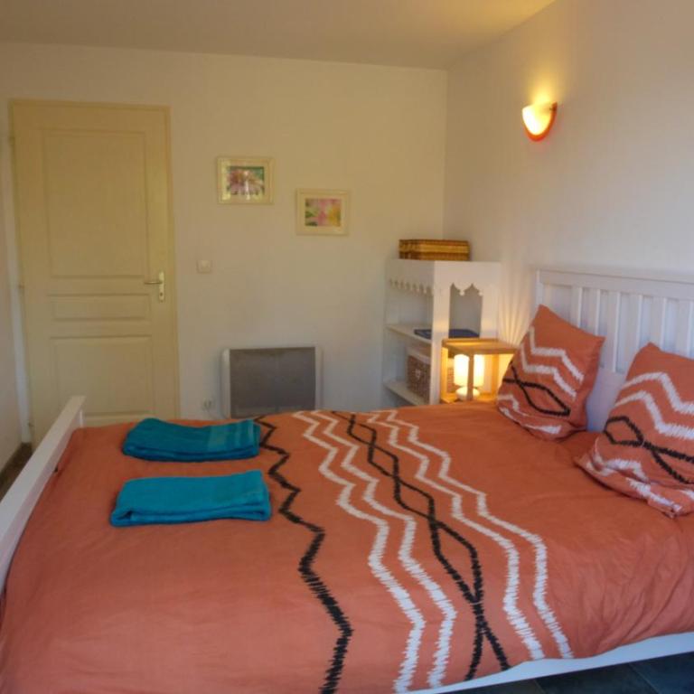 Gîte l échappée bleue Dromoise - la chambre - Chambre Double - Vue sur Jardin - 3