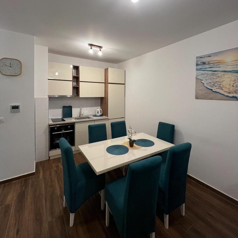 Oceans Apartman - One-Bedroom Apartment - 13