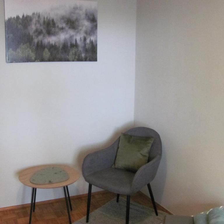 #3 Schönes ruhiges Gästezimmer mit Gartenblick, Gemeinschaftsbad W-Lan Airport nah gelegen mit Late Night Check in Haus Nr 9,5 - Einzelzimmer mit Gemeinschaftsdusche und -WC - 8