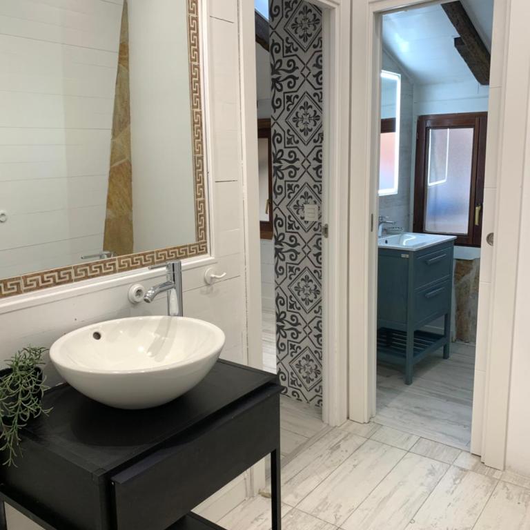 Precioso ático en Casco Viejo - Habitación Doble con baño compartido - 11